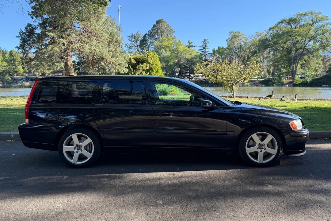 2005 Volvo V70 R 2nd Gen - Image 3 of 31