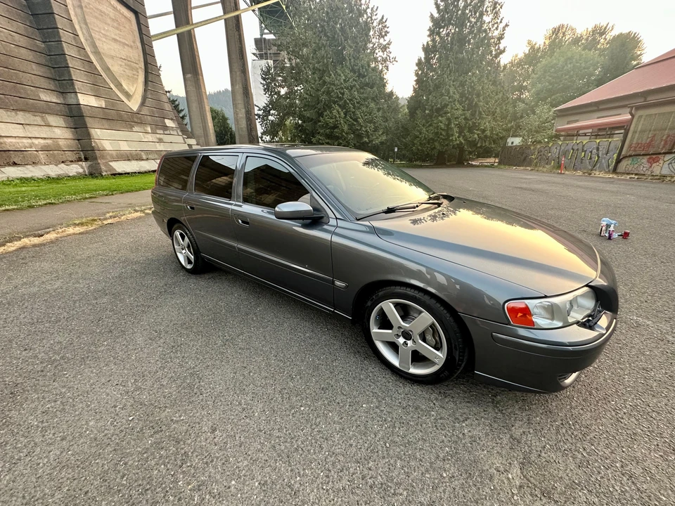 2005 Volvo V70 R 2nd Gen - Image 16 of 31