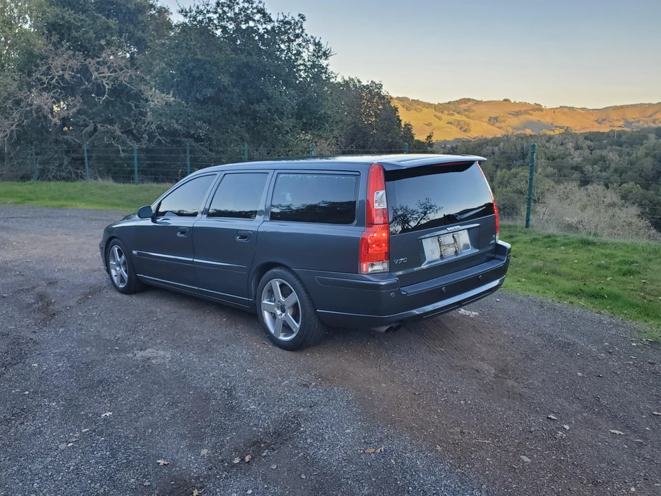 2005 Volvo V70 R 2nd Gen - Image 12 of 31