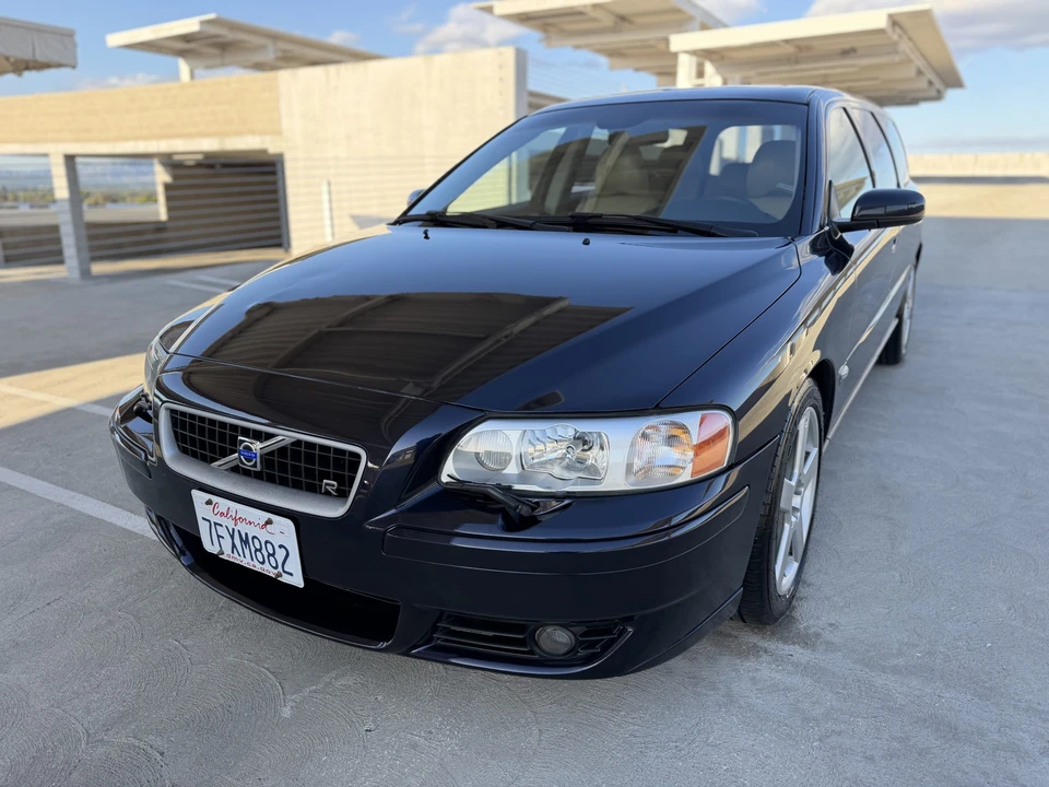 2005 Volvo - Image 15 of 31
