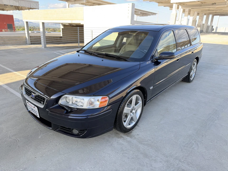 2005 Volvo - Image 19 of 31