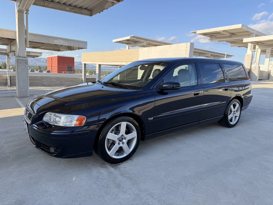 2005 Volvo - Image 22 of 31