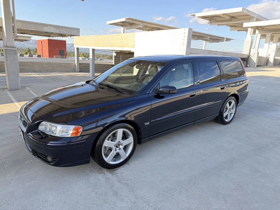 2005 Volvo - Image 23 of 31