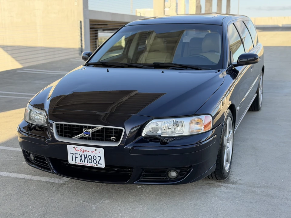 2005 Volvo - Image 13 of 31