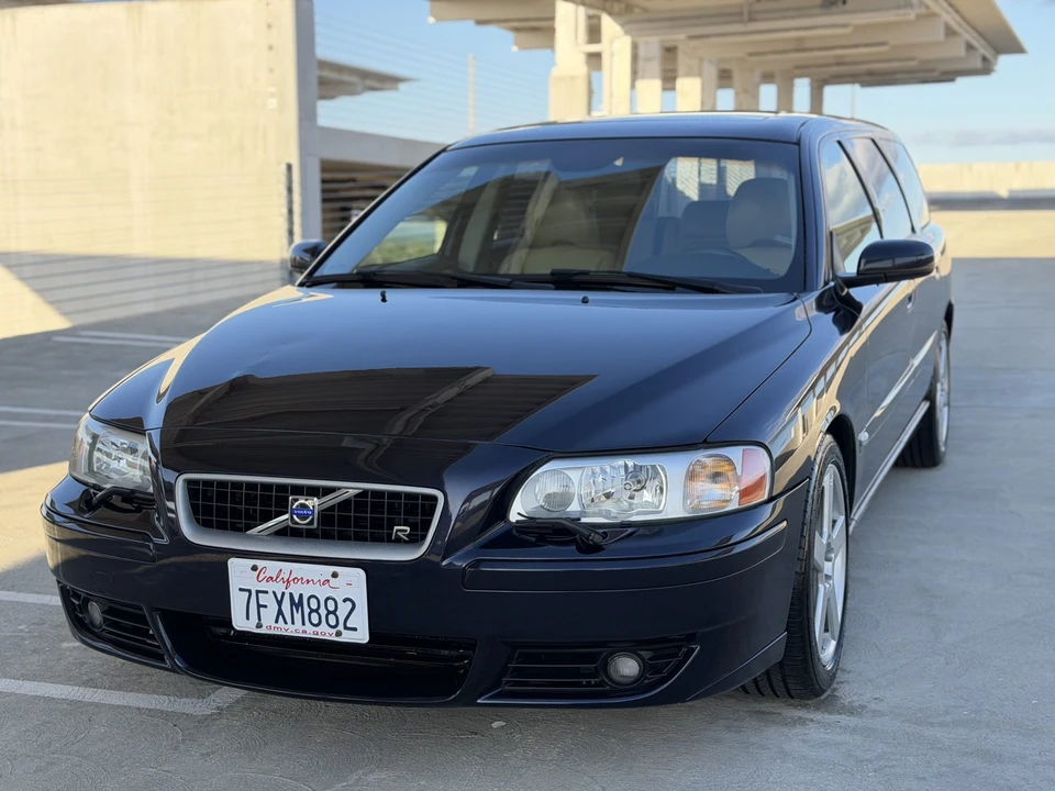 2005 Volvo - Image 14 of 31