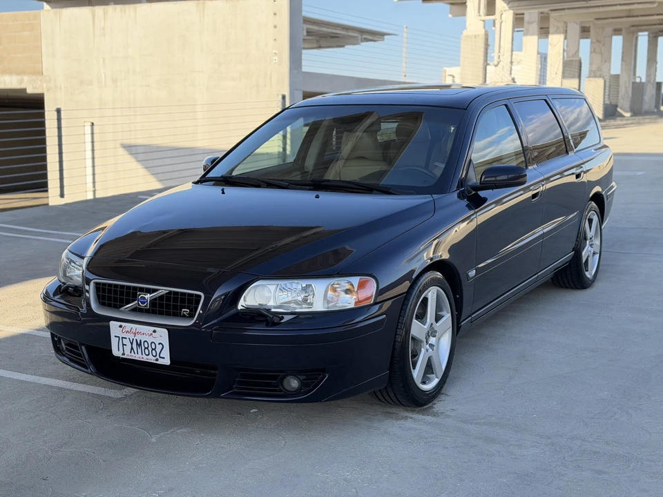 2005 Volvo - Image 16 of 31