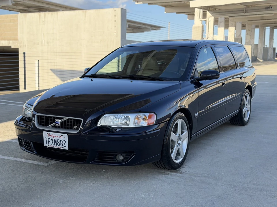 2005 Volvo - Image 17 of 31