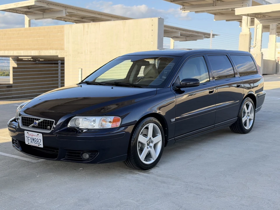 2005 Volvo - Image 21 of 31