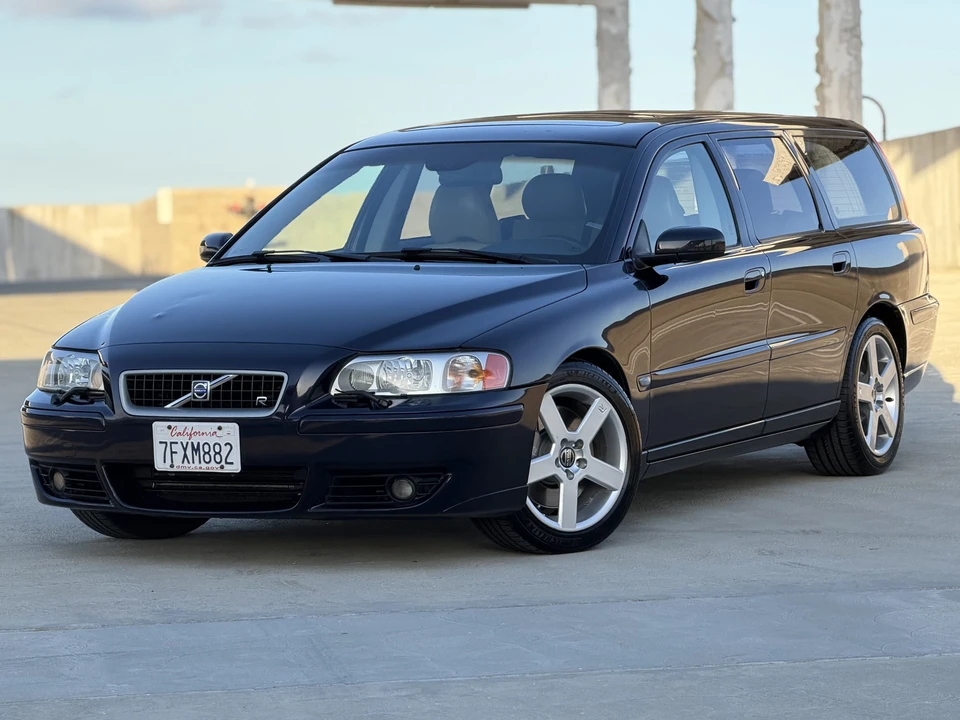 2005 Volvo - Image 3 of 31
