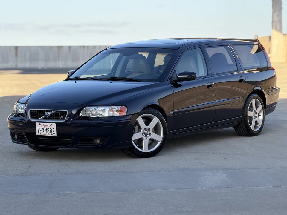 2005 Volvo - Image 6 of 31