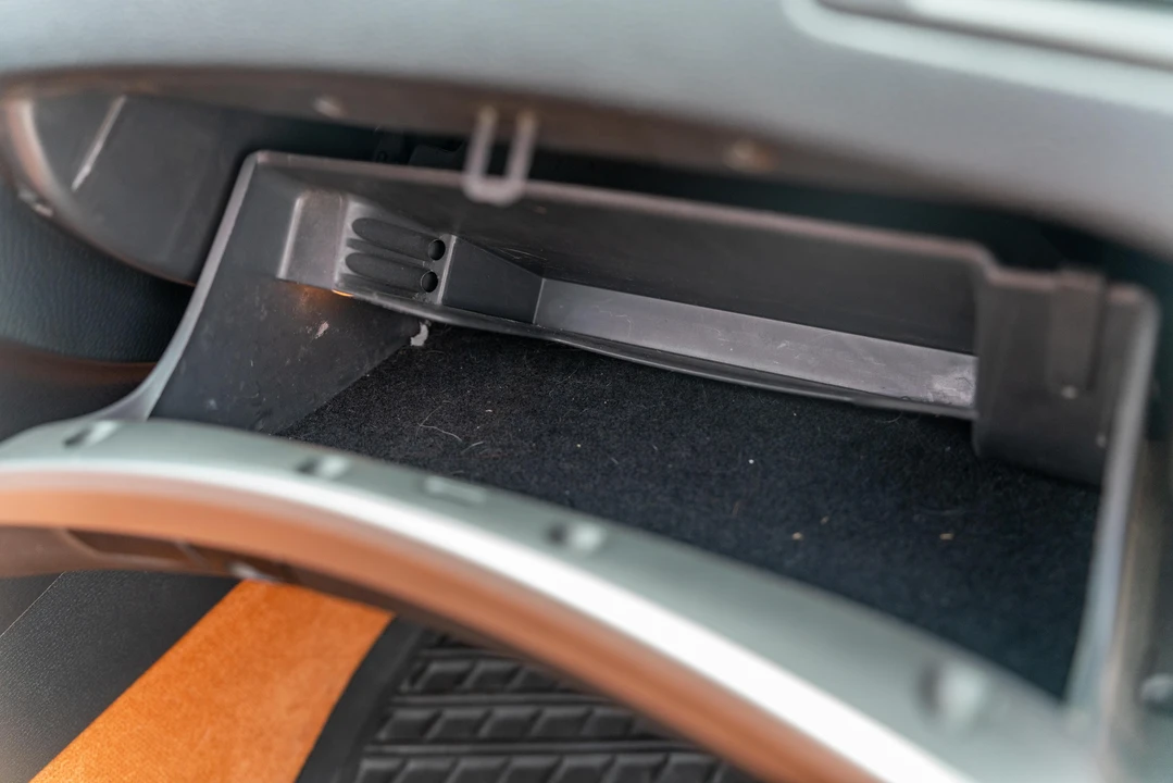 2005 Volvo V70 R 2nd Gen - Image 29 of 31