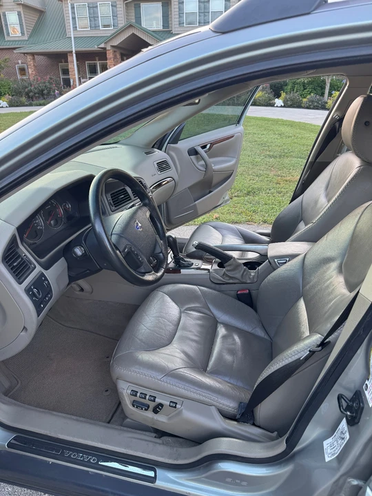 2005 Volvo V70 XC/XC70 2nd Gen - Image 19 of 31