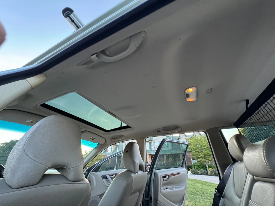2005 Volvo V70 XC/XC70 2nd Gen - Image 28 of 31