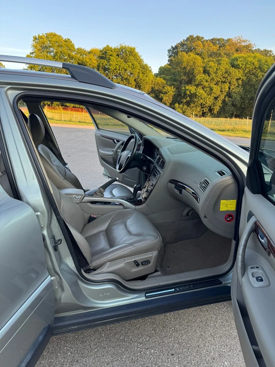 2005 Volvo V70 XC/XC70 2nd Gen - Image 7 of 31