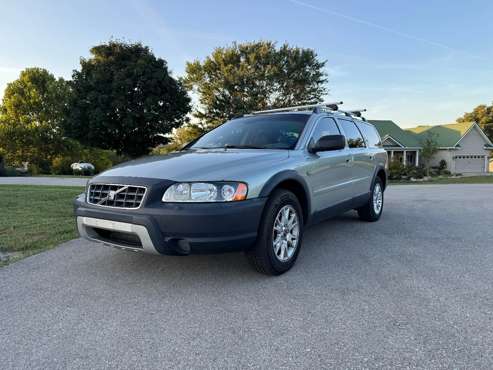 2005 Volvo V70 XC/XC70 2nd Gen - Image 3 of 31