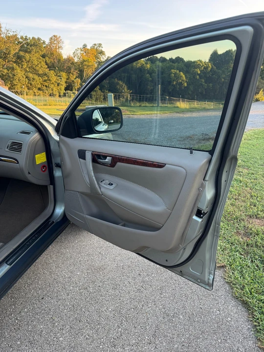 2005 Volvo V70 XC/XC70 2nd Gen - Image 10 of 31