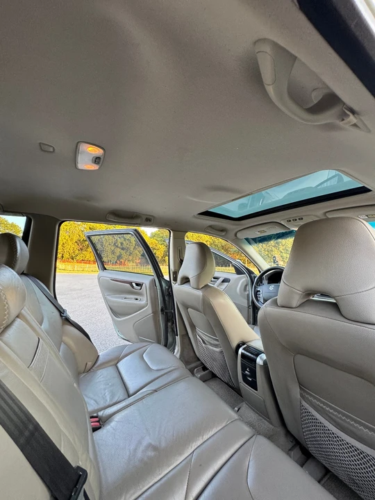 2005 Volvo V70 XC/XC70 2nd Gen - Image 29 of 31