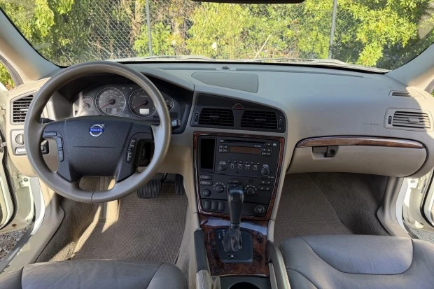 2005 Volvo V70 XC/XC70 2nd Gen - Image 5 of 7