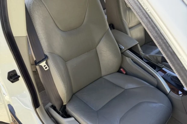 2005 Volvo V70 XC/XC70 2nd Gen - Image 4 of 7