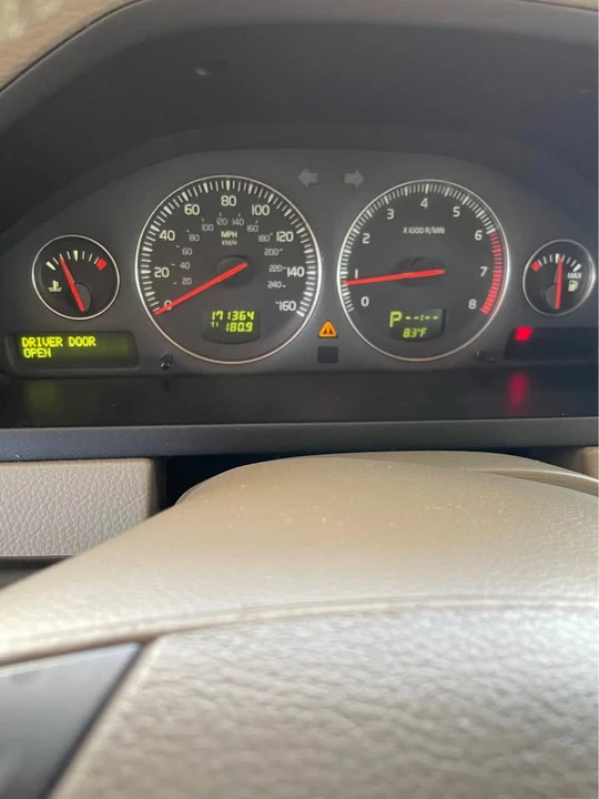 2005 Volvo XC90 1st Gen - Image 5 of 20
