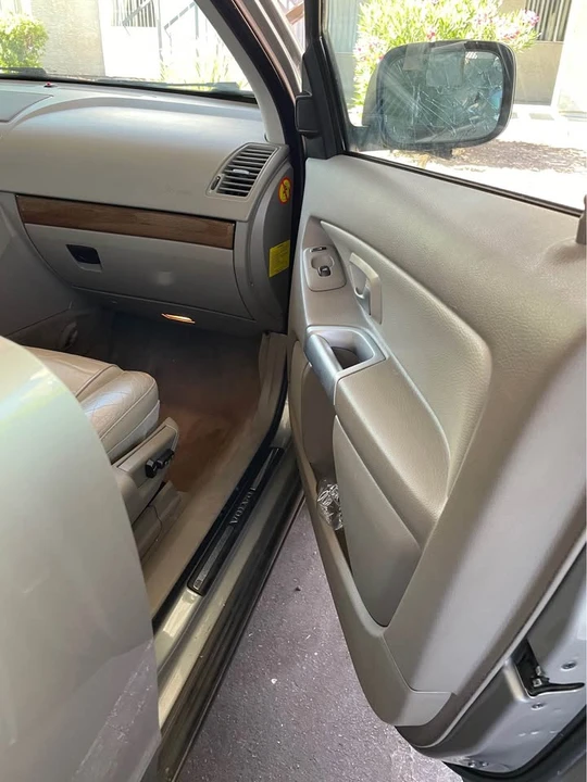2005 Volvo XC90 1st Gen - Image 15 of 20