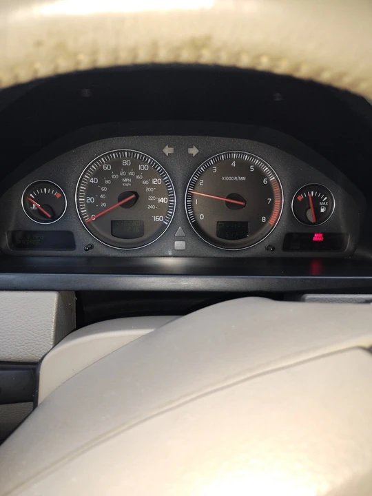 2005 Volvo XC90 1st Gen - Image 11 of 18