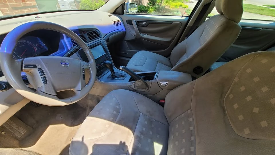 2005 Volvo V70 2nd Gen - Image 4 of 6