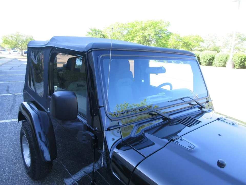 2005 Jeep TJ Wrangler - Image 17 of 24