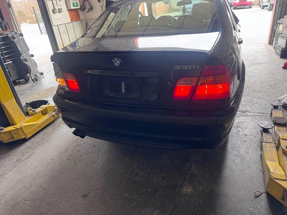2005 BMW E46 330i & 330Ci - Image 3 of 9