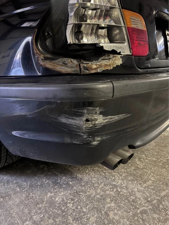2005 BMW E46 330i & 330Ci - Image 9 of 9