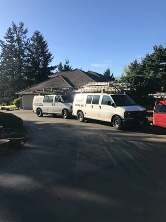 2005 Chevrolet Express - Image 2 of 2