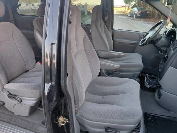 2005 Dodge Caravan - Image 7 of 10
