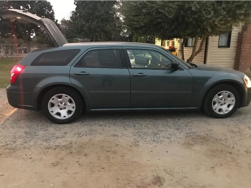 2005 Dodge Magnum 2nd Gen Wagon - Image 3 of 4