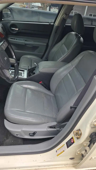 2005 Dodge Magnum 2nd Gen Wagon - Image 10 of 10