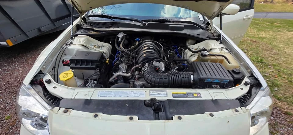 2005 Dodge Magnum 2nd Gen Wagon - Image 7 of 10