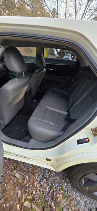 2005 Dodge Magnum 2nd Gen Wagon - Image 6 of 10