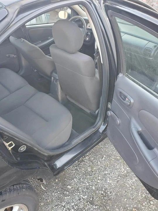 2005 Dodge Neon - Image 6 of 9