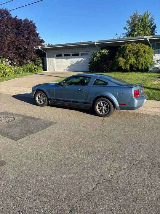 2005 Ford S197 Mustang - Image 2 of 10