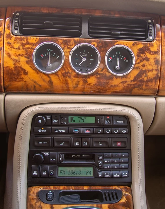 2005 Jaguar X100 XK8 - Image 14 of 19