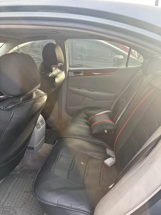 2005 Lexus ES 4th Gen - Image 4 of 10