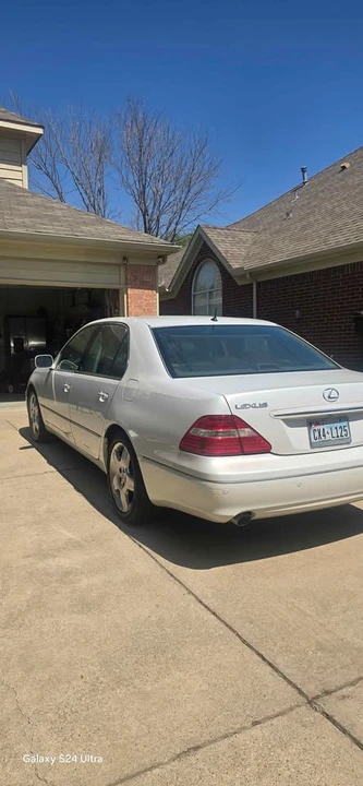 2005 Lexus LS 3rd Gen - Image 5 of 8