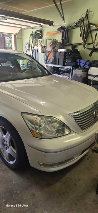 2005 Lexus LS 3rd Gen - Image 6 of 8