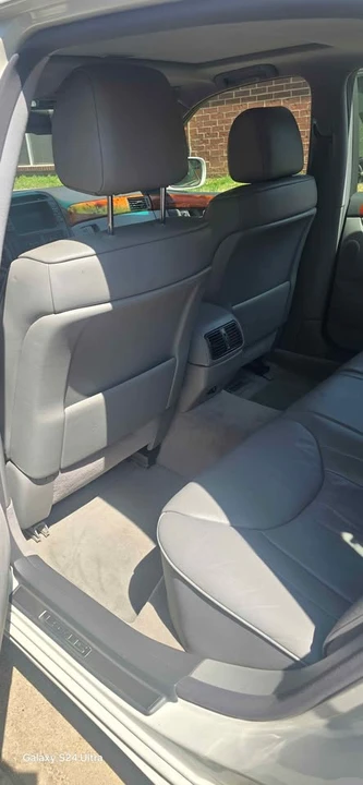 2005 Lexus LS 3rd Gen - Image 2 of 8