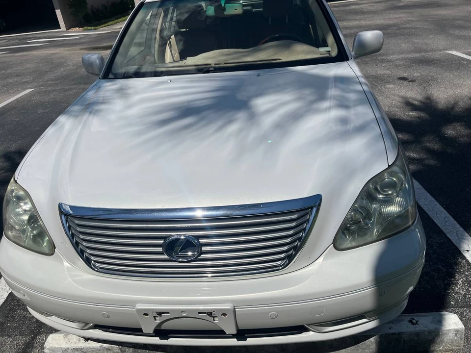 2005 Lexus LS 3rd Gen - Image 10 of 13