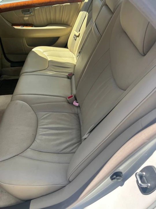2005 Lexus LS 3rd Gen - Image 4 of 13