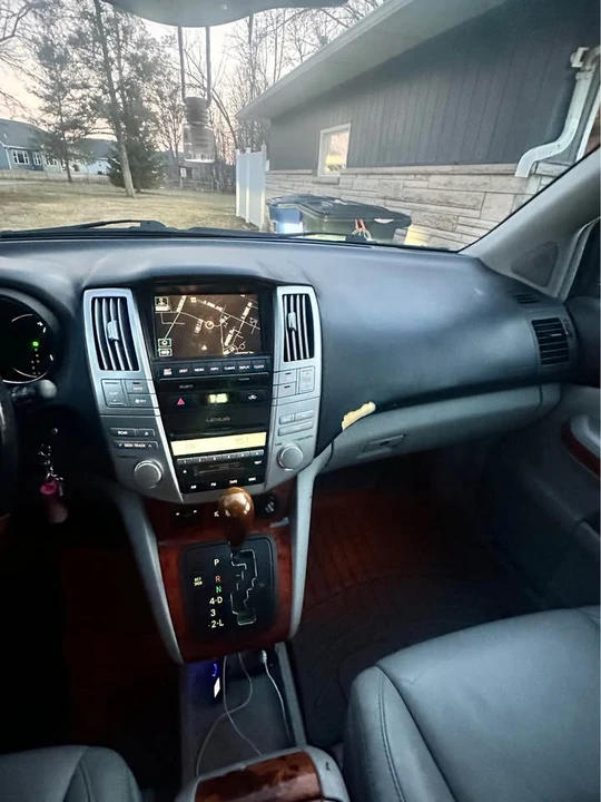 2005 Lexus RX 2nd Gen - Image 7 of 10