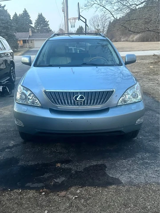 2005 Lexus RX 2nd Gen - Image 2 of 10