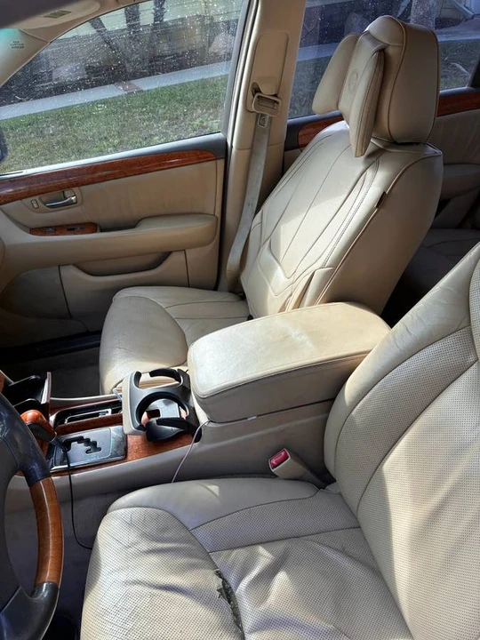 2005 Lexus LS 3rd Gen - Image 5 of 7