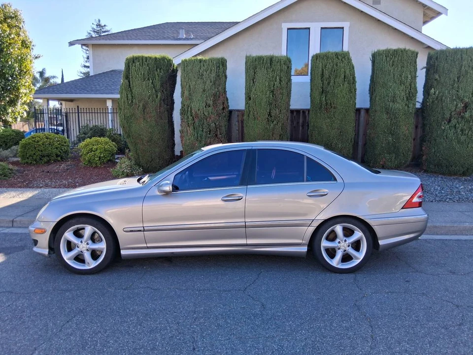 2005 Mercedes-Benz W203 C-Class - Image 2 of 18