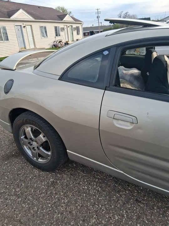 2005 Mitsubishi Eclipse 3rd Gen - Image 3 of 10